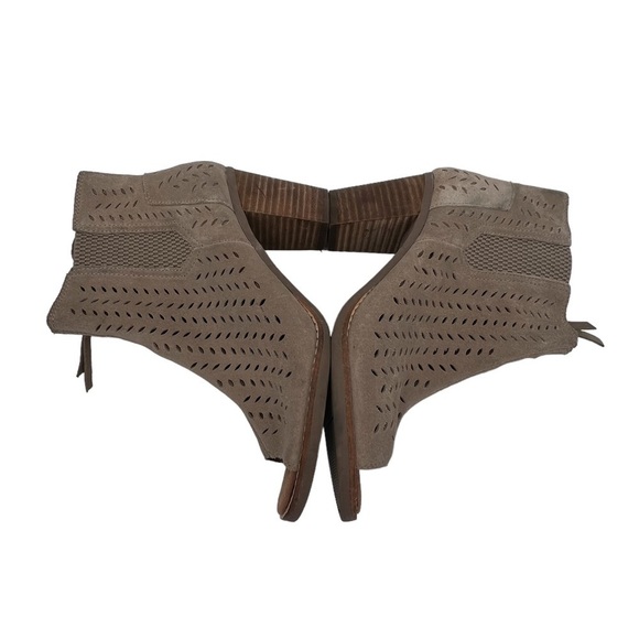 Toms Taupe Suede Peep Toe Laser Cut Block Heel Ankle Booties Size 6.5 Women’s - Picture 6 of 8